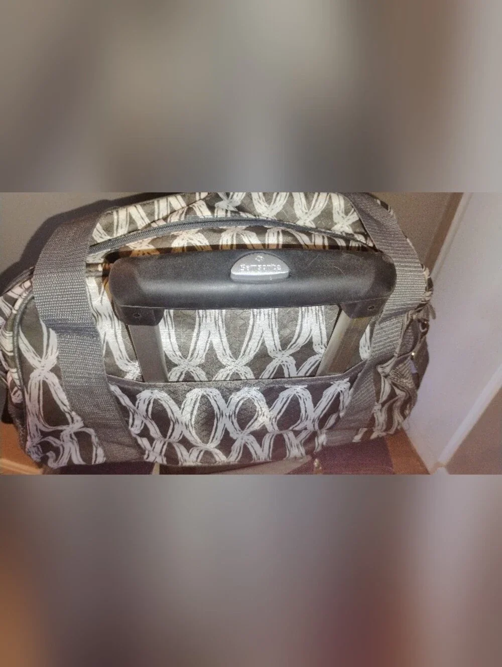 Thirty -one All in Tote Gray and White Patterned Crossbody Tote Bag